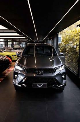 TOYOTA HILUX SW4 2.8 D-4D TURBO DIESEL DIAMOND 7L 4X4 AUTOMÁTICO